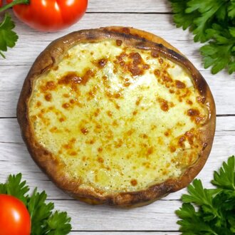 Üç Peynirli Pizza görseli