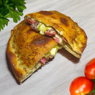 Calzone Pizza görseli