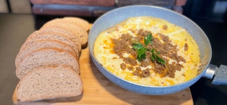 Kıymalı Kaşarlı Sahanda Yumurta Menü görseli