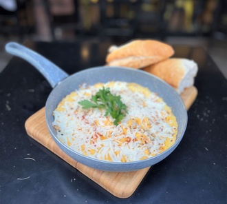 Kaşarlı Sahanda Yumurta görseli