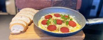 Sucuklu Kaşarlı Sahanda Yumurta Menü görseli