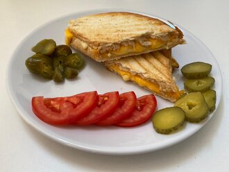 Üçlü Ayvalık Tostu görseli