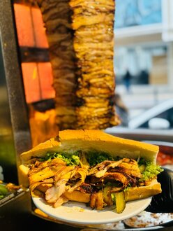 Yarım Ekmek Arası Tavuk Döner görseli