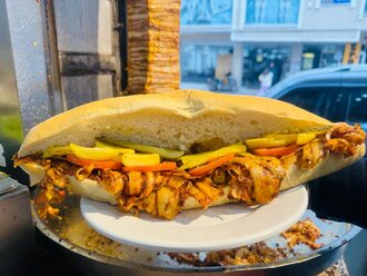 Tam Ekmek Arası Tavuk Döner görseli