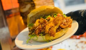 Tombik Ekmek Arası Tavuk Döner görseli