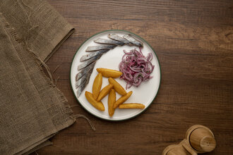 Ringa Balığı Kızartılmış Patates İle (сельдь с картофелем по-деревенски) görseli