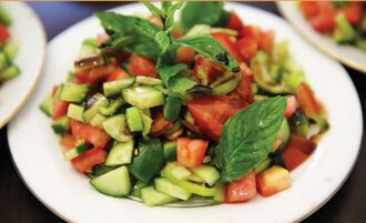 Nar Ekşili Yeşil Soğan Salatası görseli