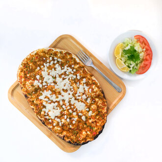 Kaşarlı Lahmacun görseli