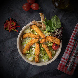 Çıtır Tavuklu Salata görseli