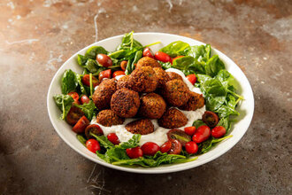 Falafel Salata görseli