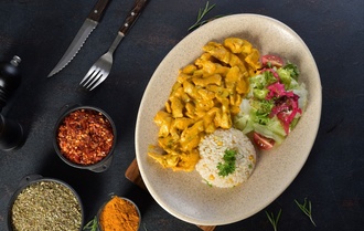 Köri Soslu Tavuk görseli