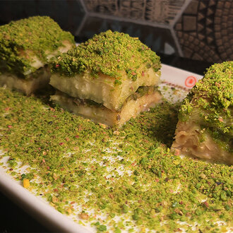 Antep Fıstıklı Soğuk Baklava görseli