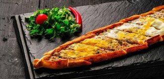 Kıymalı Yumurtalı Pide görseli