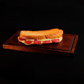 Kaşarlı Sucuklu Tost görseli