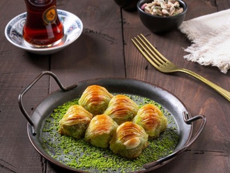 Fıstıklı Midye Baklava (1 Kg.) görseli