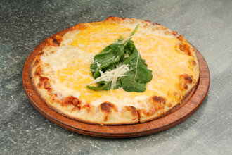 Dört Peynirli Pizza görseli