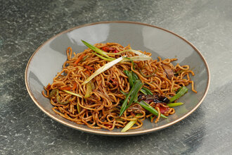 Sebzeli Noodle görseli