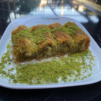 Kaymaklı Fıstıklı Burma Kadayıf görseli