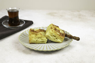 Tereyağlı Peynirli Su Böreği (150 Gr.) görseli