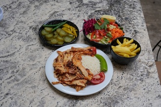 Pilav Üstü Tavuk Döner görseli