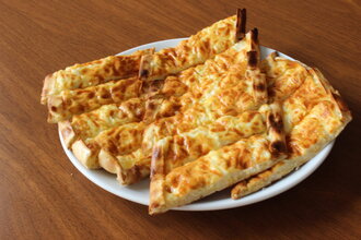 Kaşarlı Yumurtalı Pide görseli