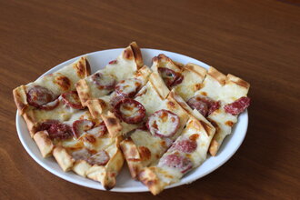 Sucuklu Kaşarlı Pide görseli