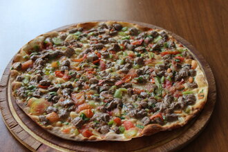 Kuşbaşılı Lahmacun görseli