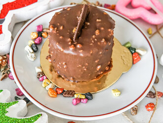 Krokanlı Pasta görseli