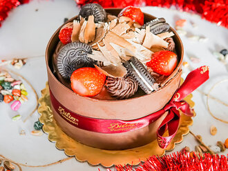 Çilek & Çikolata Oreolu Pasta (No. 2) görseli