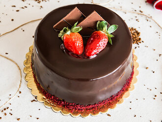 Frambuazlı Çikolata Soslu Pasta (Dilim) görseli