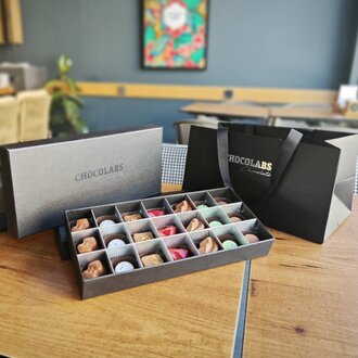 Siyah Özel Seri Çikolata Kutusu 21'Li görseli