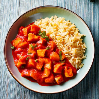 Domates Soslu Tavuk Tava görseli