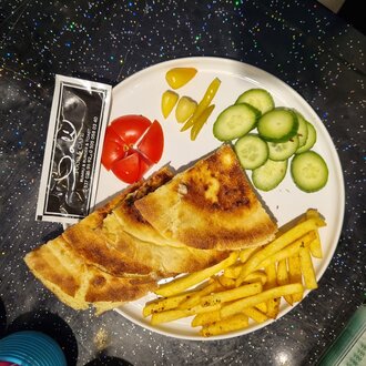 Kavurmalı Bazlama Tost görseli