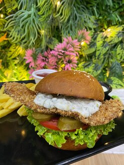 Tavuk Schnitzel Burger görseli