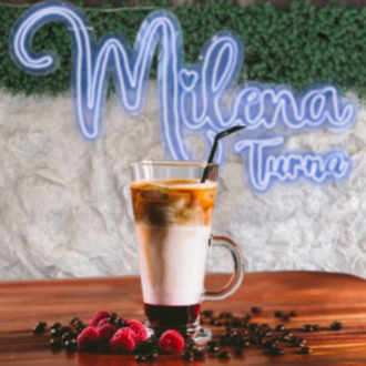 Iced Berry White Mocha görseli