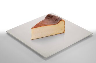 San Sebastian Çikolata Soslu Cheesecake görseli