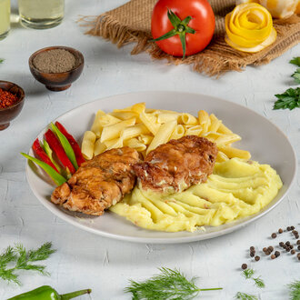 Püreli Kadınbudu Köfte & Makarna görseli