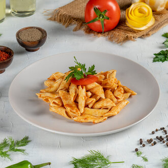 Domates Soslu Penne Makarna görseli