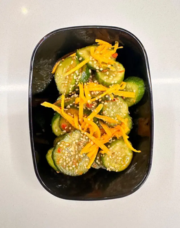 Kore Usulü Salatalık Salatası görseli