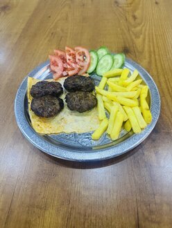 Köfte Patates görseli