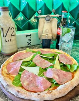 Füme Etli Pizza görseli