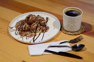 Quts Profiterol görseli