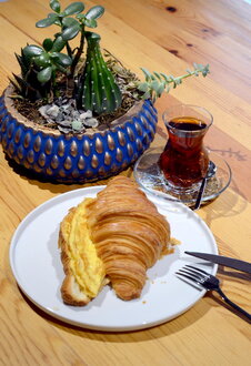 Omletli Kruvasan görseli