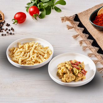 Köri Soslu Tavuk & Fusilli Makarna görseli