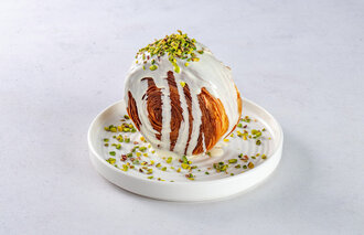 Beyaz Çikolatalı Cromboloni görseli