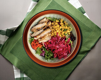 Izgara Tavuklu Salata görseli