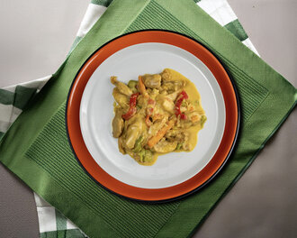 Köri Soslu Tavuk görseli