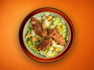 Çıtır Tavuklu Sezar Salata görseli