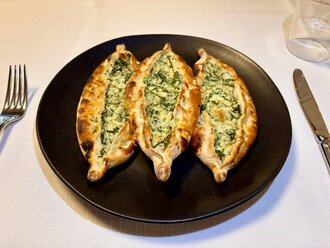 Peynirli Fındık Pide (2 Adet) görseli