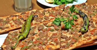Bıçak Arası (Biftek Kuşbaşı) Pide görseli